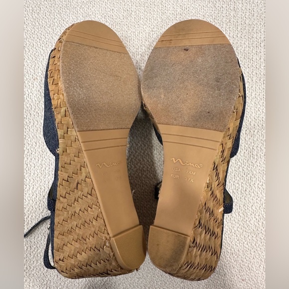 New Nina Denim Wedge Sandals with Braided Straw Wedge Bottoms~Size 7.5 - Picture 9 of 16